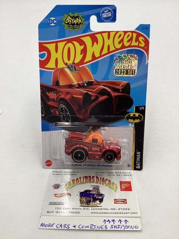 2023 Hot Wheels Super Treasure hunt 1 1250 Classic TV Series Batmobile Factory Sealed with Protector Online